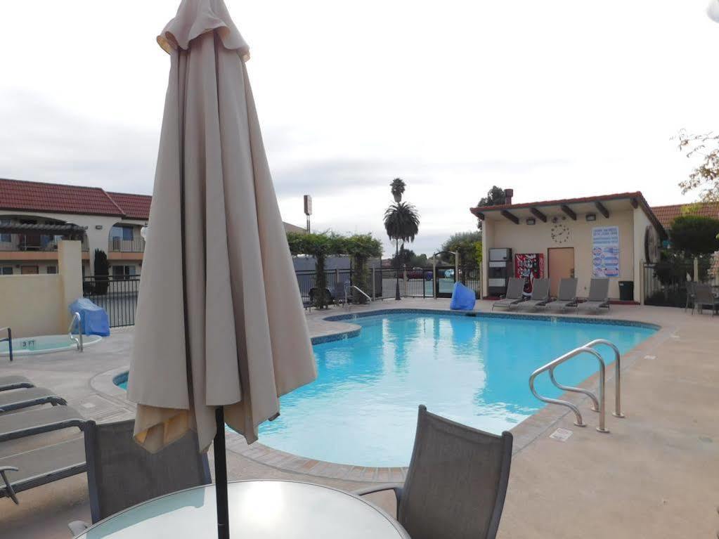 Laurel Inn & Conference Center Salinas Exterior foto